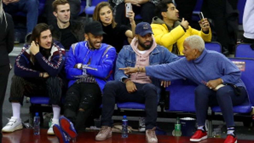 Звездите на Висшата лига гледаха НБА в Лондон