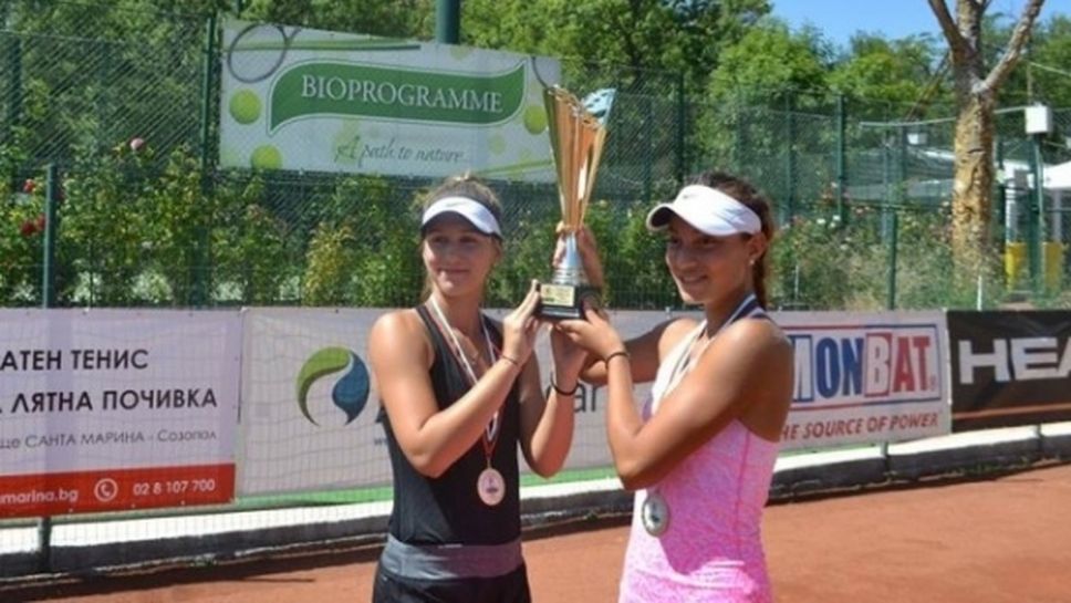 Аршинкова и Топалова стигнаха полуфиналите в Тунис