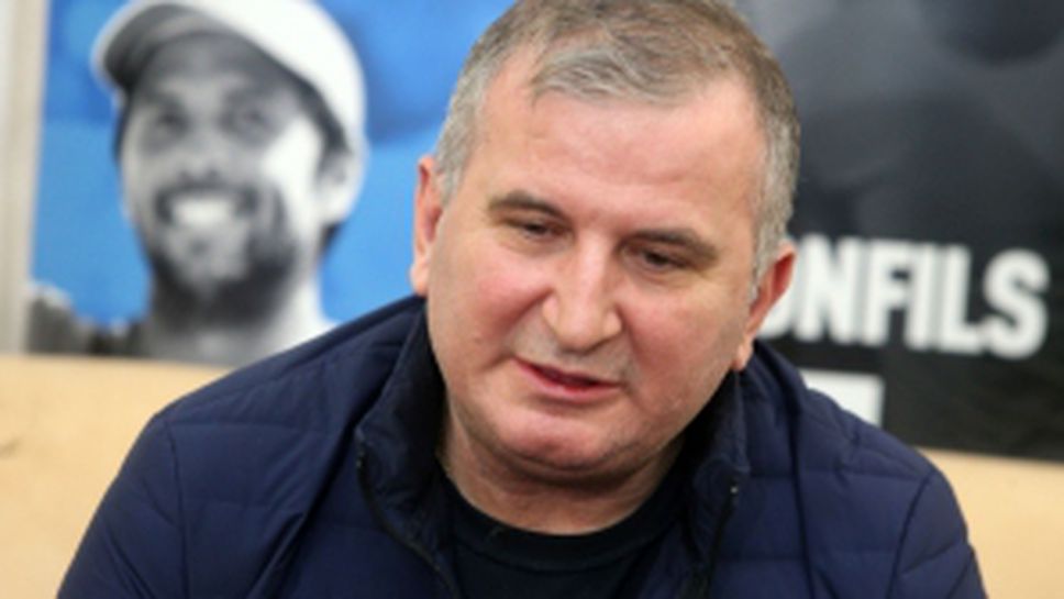 Горан Джокович говори пред медиите на летище София