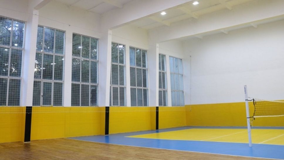 Намерено е временно решение за отопление на волейболната зала в СК "Дружба" в Перник