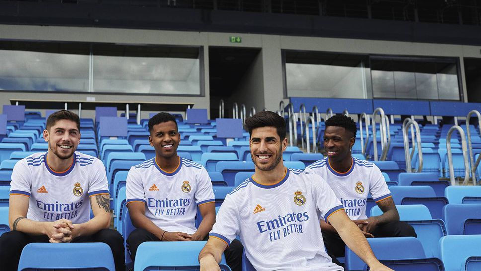 Новият екип на Реал Мадрид символизира фонтан (галерия)