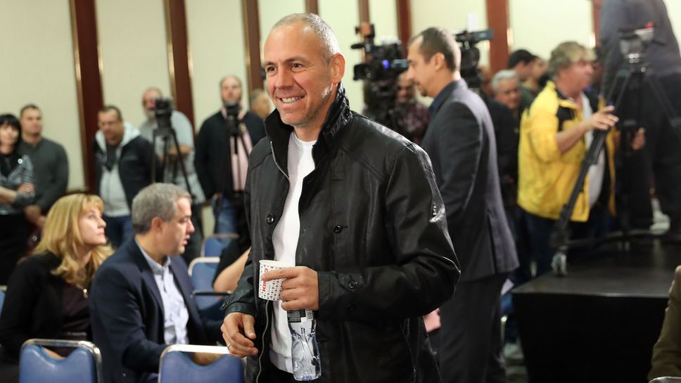 Кишишев "свали шапка" на Джей Джей Окоча пред нигерийци