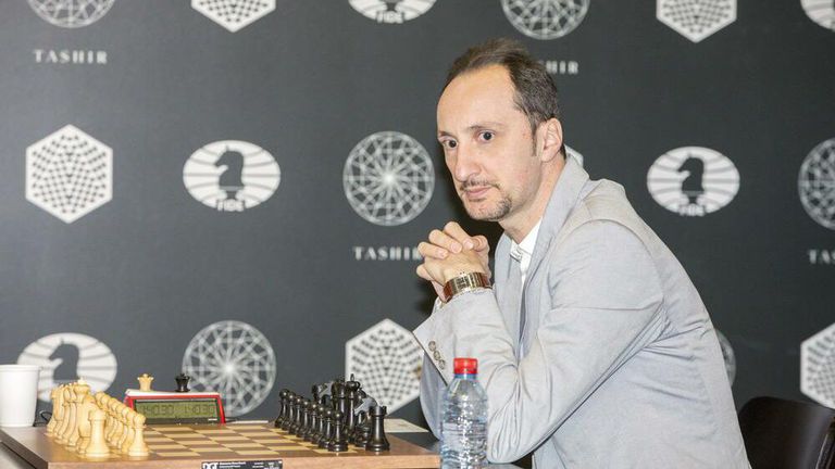 Най добрият български шахматист Веселин Топалов допусна поражение и реми в