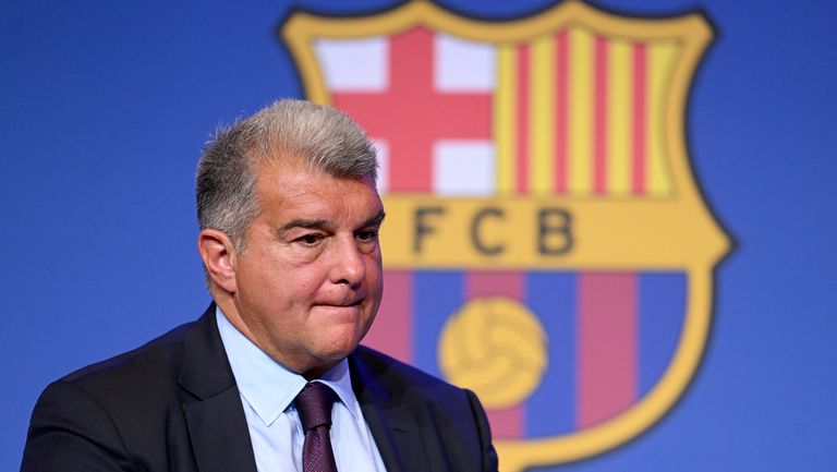 Двама инспектори на УЕФА са излезли със заключение, че Барселона