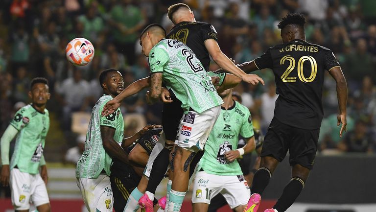 Мексиканският Клуб Леон спечели с 2 1 срещу Лос Анджелис ФК