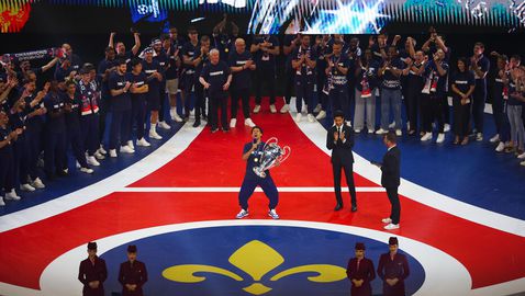 ПСЖ отпразнува историческия триумф с луд купон на "Парк де Пренс"