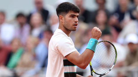  Алкарас продължава отбраната на купата си след същински театър против Бен Шелтън 