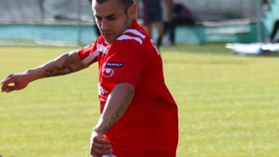 Спас Делев прати данъчни в ЦСКА