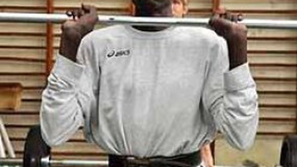 Филип Мейо вдига тежести преди мача със ЗАКСА