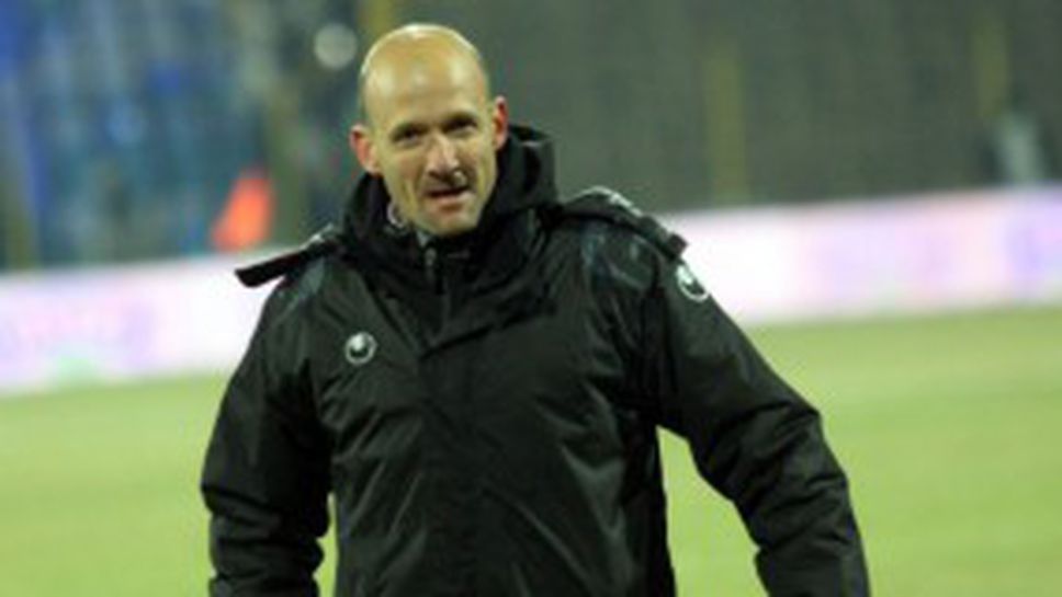 Радуканов още няма загуба от български отбор