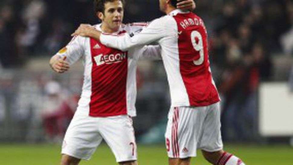 Аякс смачка Валвийк и среща Ники Михайлов на финал за купата