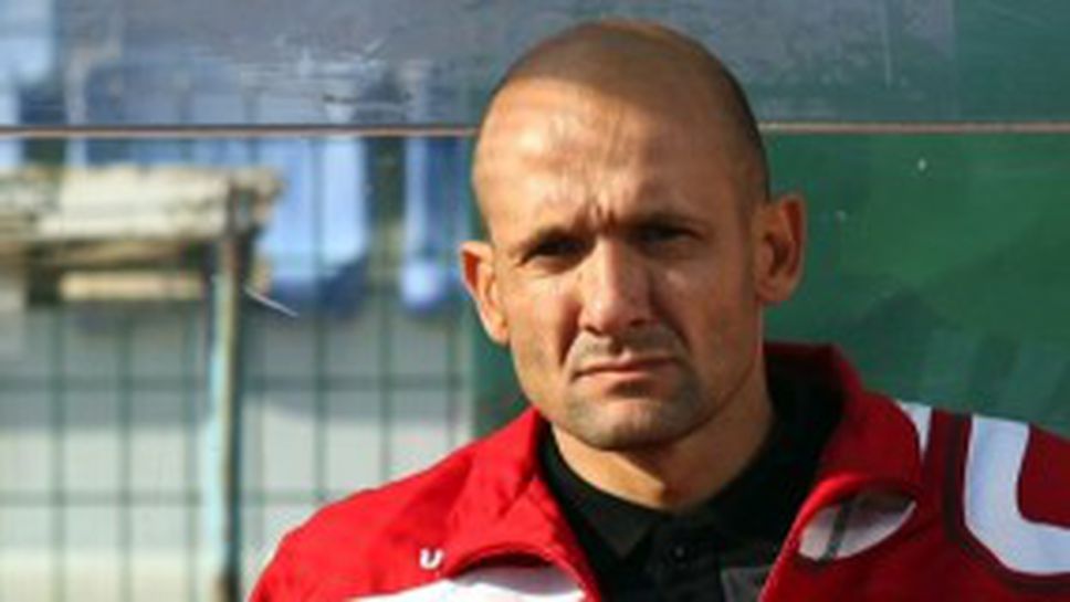 Милен Радуканов залага на защитата от мача с Левски и срещу Черноморец