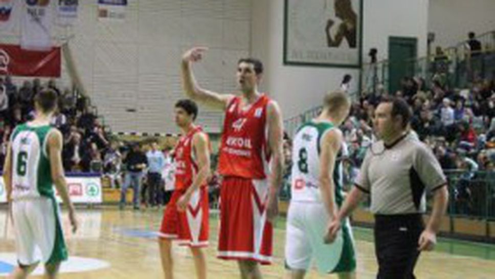 Лукойл Академик с единия крак на Final Four на EuroChallenge след победа в Словения (видео)