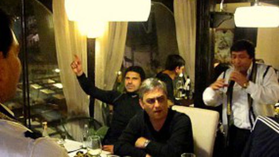 Гонзо пее "Нас червеното знаме роди ни", Сержиньо Грийн го раздава DJ