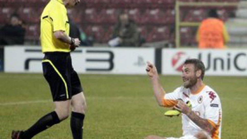 Съдията за събота - заплашван с убийство, мрази симулантите и не близва алкохол