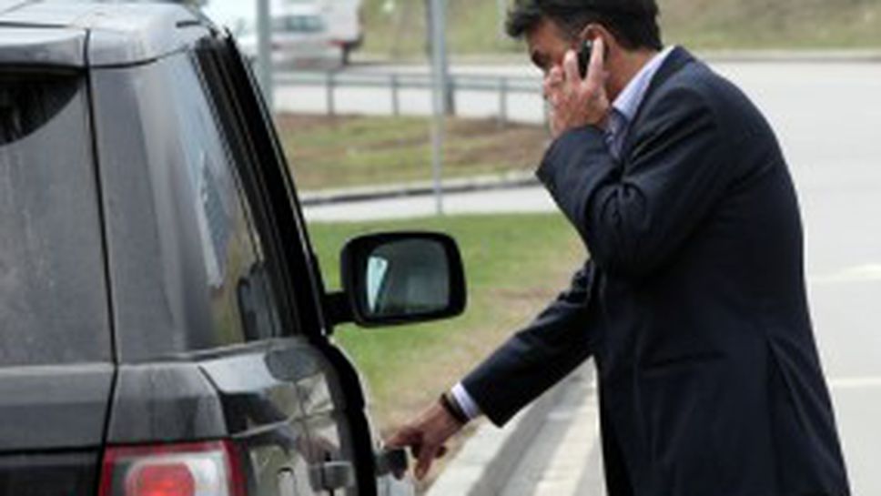 Боби Михайлов: Нямаме пет Бербатовци, затова ще играем така (видео)