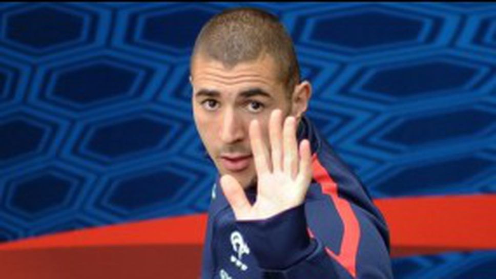 Контузията на Бензема "не е тежка"