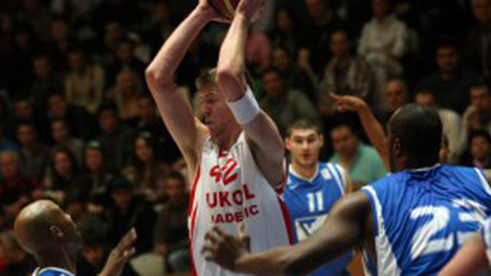 Лукойл Академик: Мачът с Левски е без значение