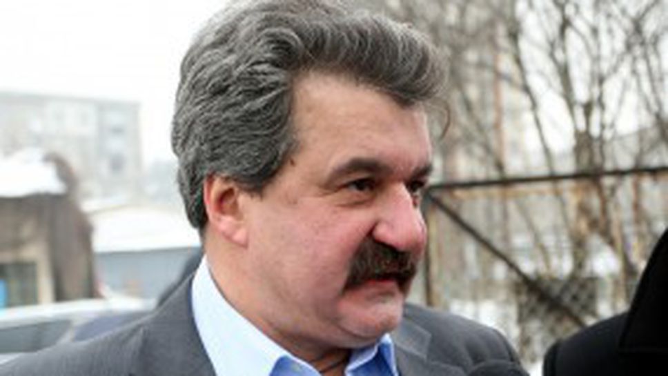 Батков нареди: Стягайте се!