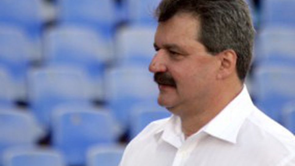 Левски дава 100 000 лв. на Черноморец, ако "акулите" спрат Литекс