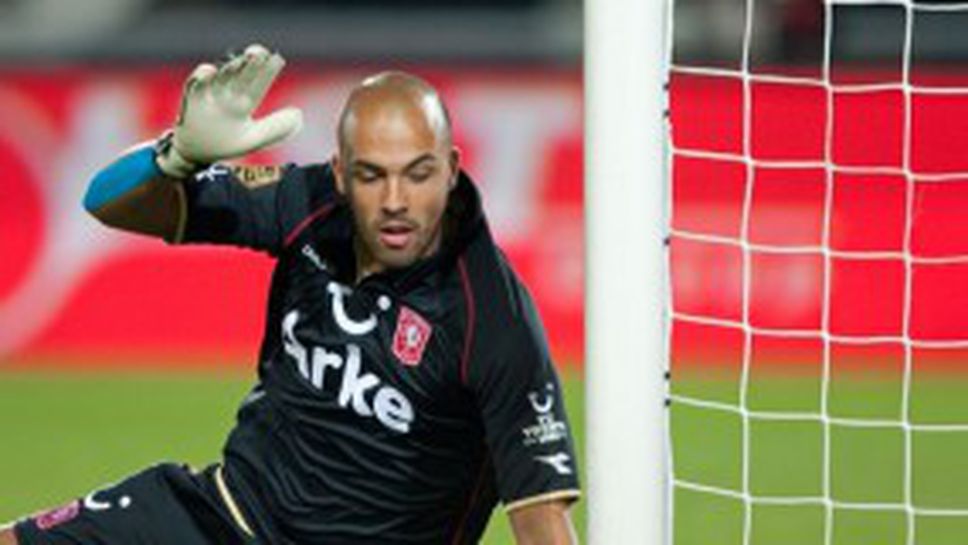 Твенте вдигна Михайлов за важното гостуване днес