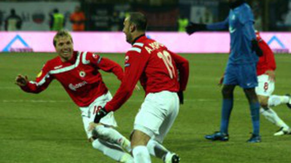 Рапид (Букурещ) иска Апостол Попов