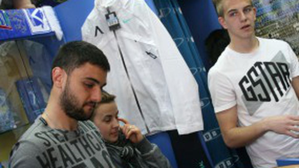 Митрев и Кривия се срещат с феновете днес