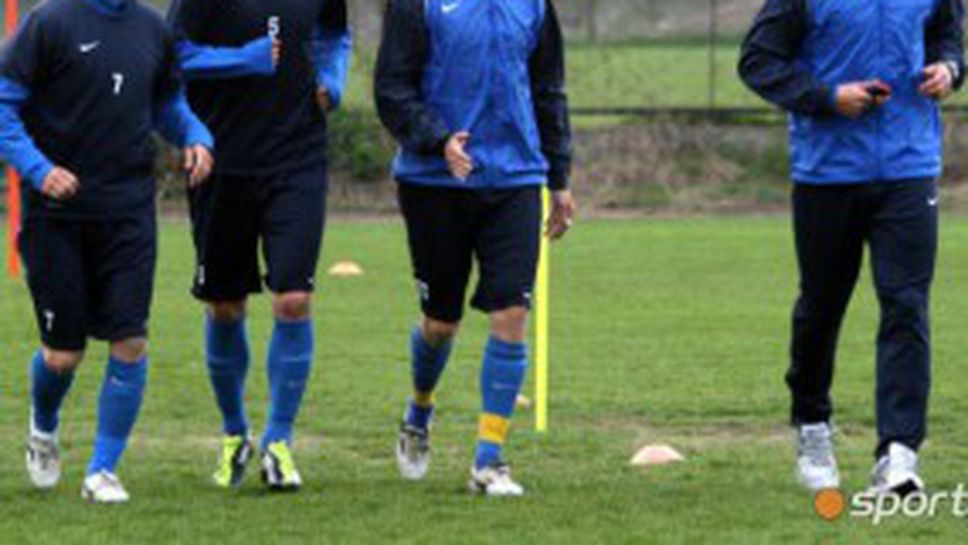 Левски тренира на "Герена" - Кривия под въпрос за Сливен (видео)