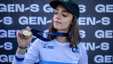 Изабела Янкова: Гледам да вървя с малки стъпки напред