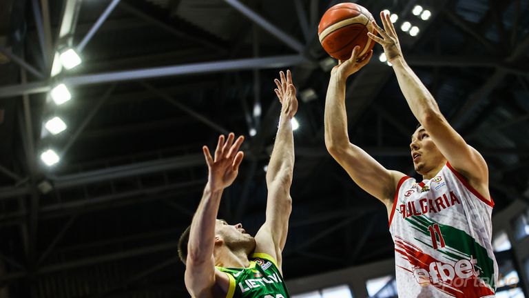 Баскетболният национал Йордан Минчев получи контузия по време на последния