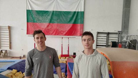 Националите по спортна гимнастика Кевин и Еди Пеневи искат да спечелят квоти за Олимпийските игри в Париж 2024