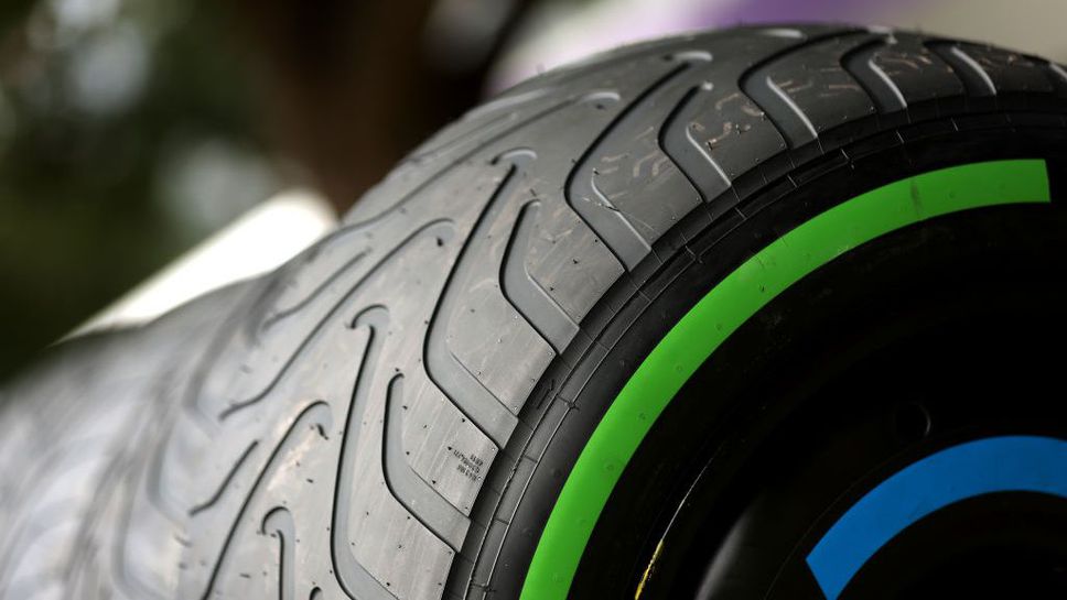 Пилотите получават допълнителен комплект гуми интермедия