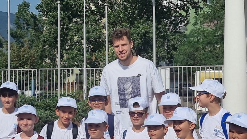 Александър Везенков: Играч съм на Торонто Раптърс, тепърва предстои да говоря с  шефовете