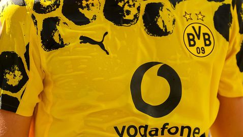 В Борусия Дортмунд са регистрирали значително по-ниски печалби от предходния сезон