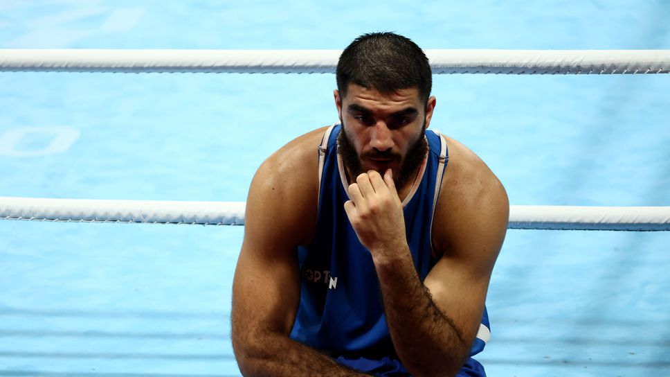 Дисквалификация на френски боксьор доведе до грозни сцени на олимпийския турнир