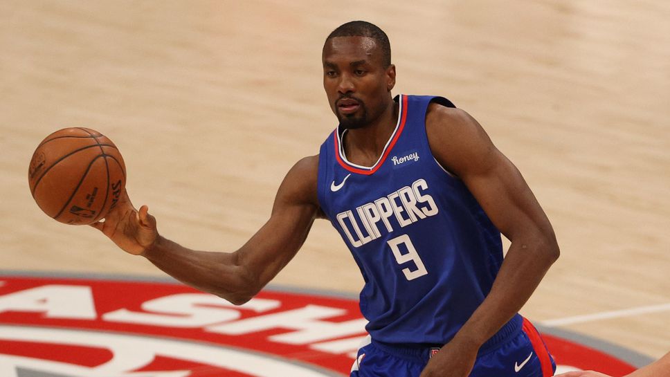 Ибака продължи договора си с Клипърс