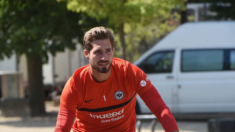 През сезон 2021 22 допусна 61 гола в 45 мача за