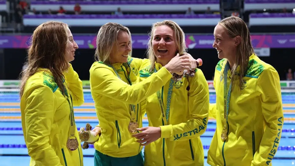 Женският отбор на Австралия по плуване подобри световния рекорд на 4x200 м свободен стил