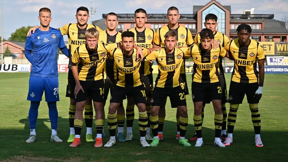 Първа тренировка за дубъла на Ботев Пловдив (програмата за контролите)