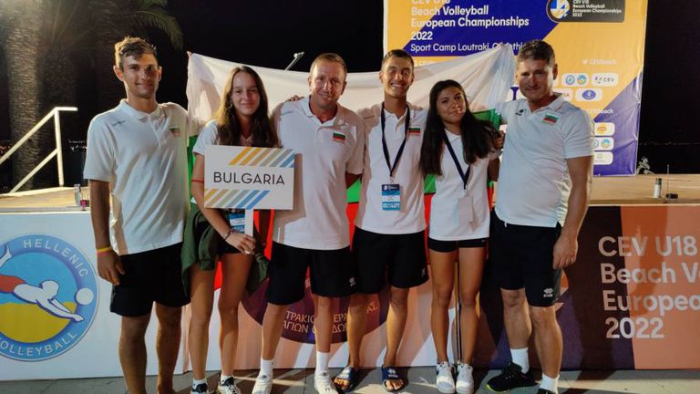 Представителите на България започнаха отлично на европейското първенство по плажен