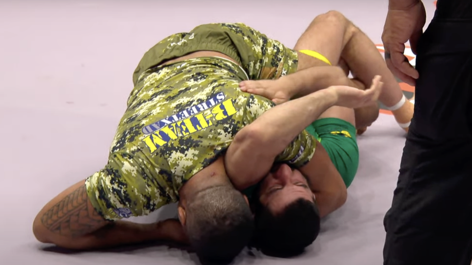 Крейг Джоунс добави бонус от 50 000 долара за събмишън