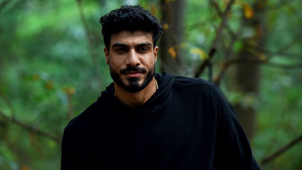 Мохамад Реза Бейк е първият иранец който ще носи екипа