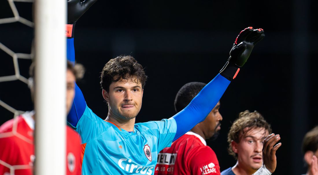 Манчестър Юнайтед близо до сделка за още един вратар