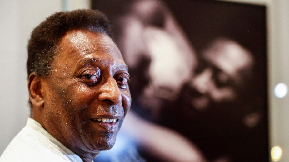 Pele was discharged from the hospital in Sao Paulo thumbnail