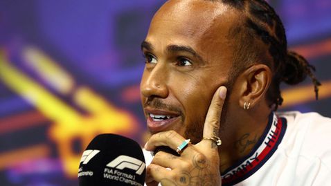  От Мерцедес дават пояснения поради Хамилтън 