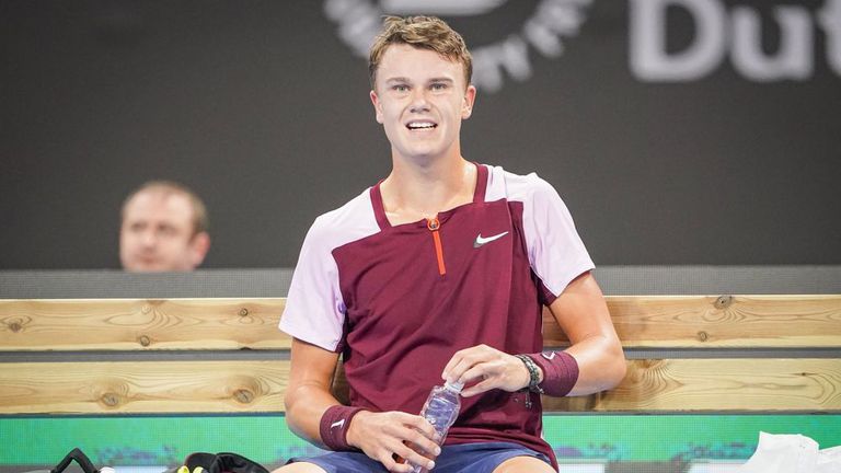 19 годишният Холгер Руне от Дания се класира за полуфиналите на