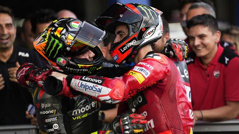  Роси разяснява съперничеството на Баная и Бедзеки 