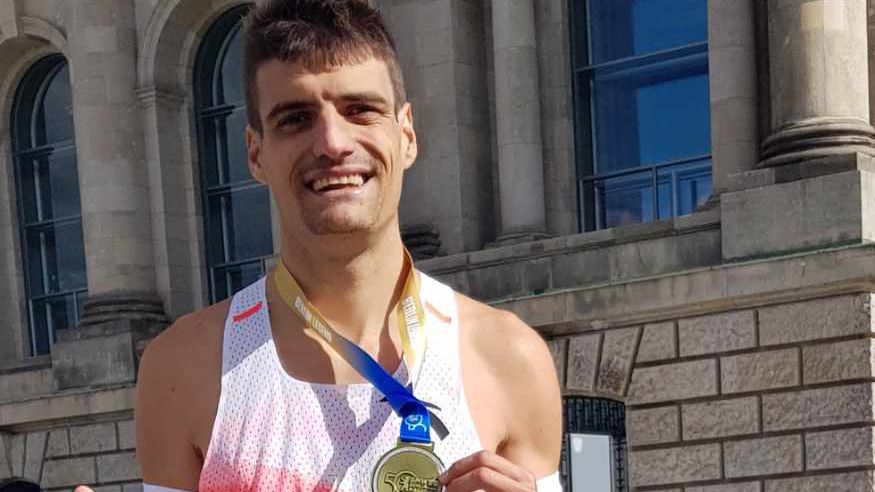 При прекрасно време край сините води на Охридското езеро на