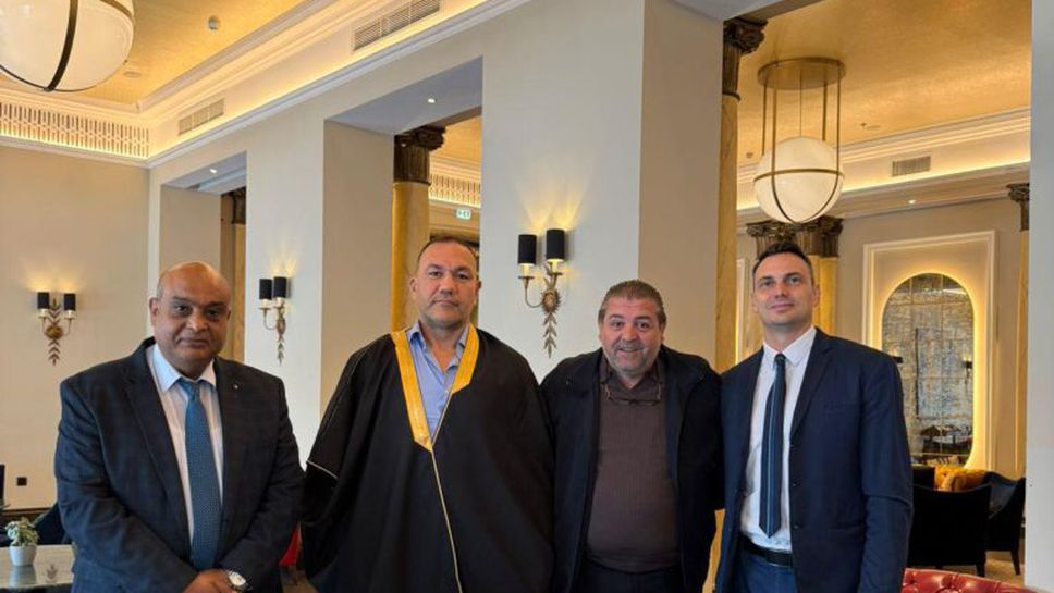 Кубрат Пулев с почетен плакет от най-голямата държавна медия на Йордания