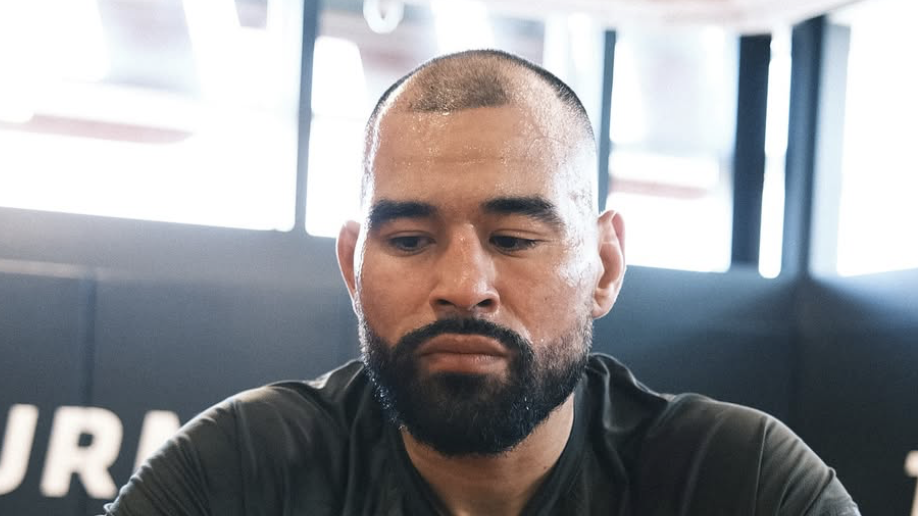 Медицински проблем отмени двубой от UFC 320